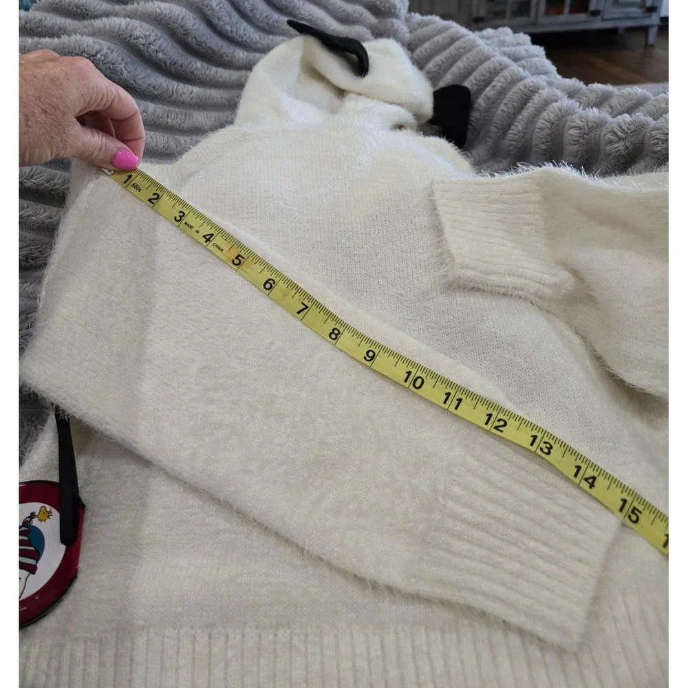 Justice Peanuts Snoopy Fuzzy Eyelash Knit Hooded Sweater Girls Small 7/8 White